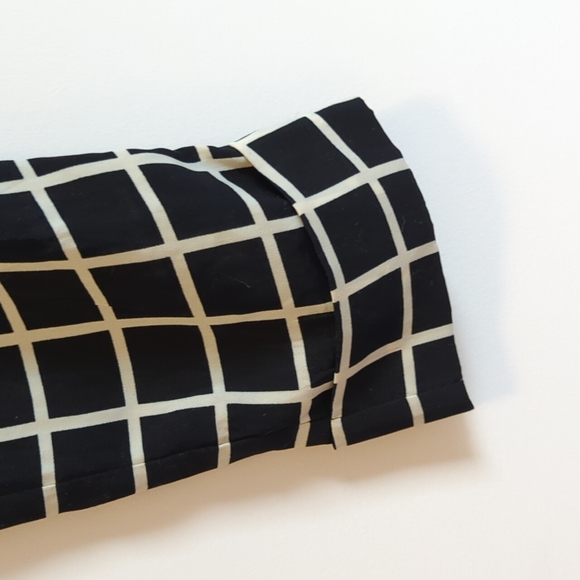 Lulu's black and white print pants - Picture 8 of 9